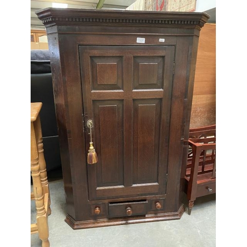 52 - George lll oak corner cabinet 116H 82W 47D