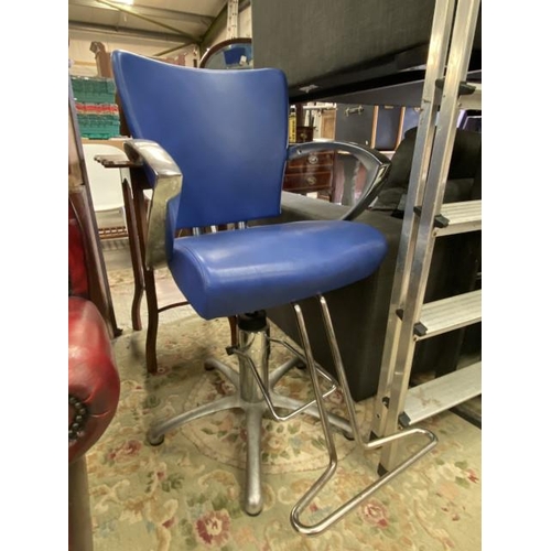 80 - Vintage Italian barbers chair 56W