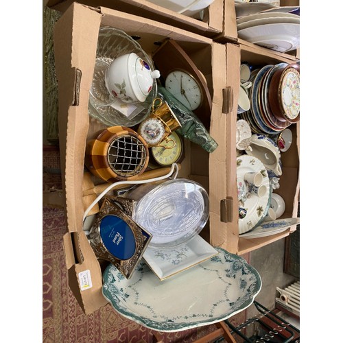 412 - 10 boxes of collectables including blue and white wares, tea wares, Royal Worcester trinket dishes, ... 