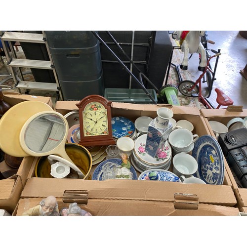 412 - 10 boxes of collectables including blue and white wares, tea wares, Royal Worcester trinket dishes, ... 