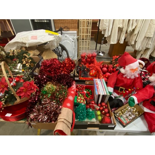 520 - Selection of red themed Christmas decorations including tinsel, baubles,2 advent calendars ,2 vintag... 