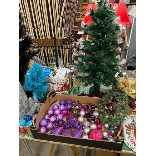 522 - 3 boxed artificial table top Christmas trees (2 with boxes), 2 boxes of tinsel, box of baubles and d... 