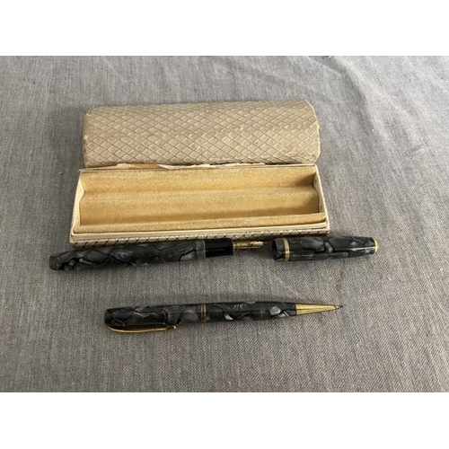 255 - Burnham, London 1950’s B48 fountain pen and pencil (boxed)