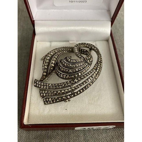 281 - Art Deco silver marcasite brooch