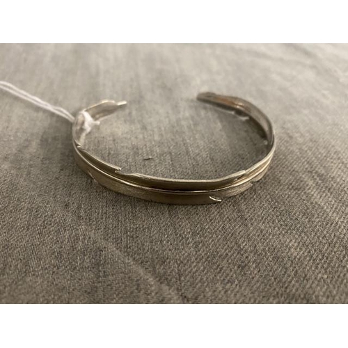 288 - Azendi 925 silver feather bangle