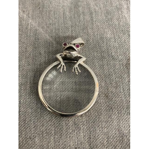 292 - Silver frog magnifying glass