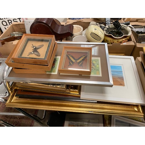 477 - Quantity of framed pictures and prints, gilt framed mirrors, table lamps, etc