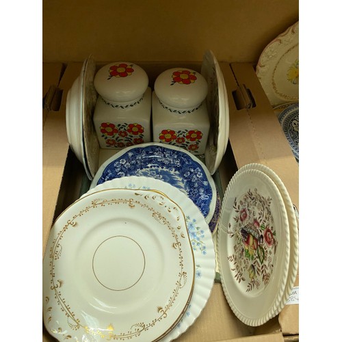 384 - 4 boxes of China plates, including blue and white Royal Doulton Arcadia & Hampshire, Midwinter, Wedg... 