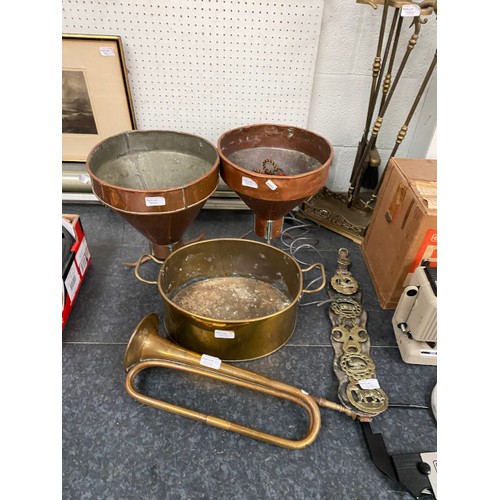 358 - Boxed Eumig P8 phonomatic, horse brasses, large copper funnels, brass trumpet, etc.