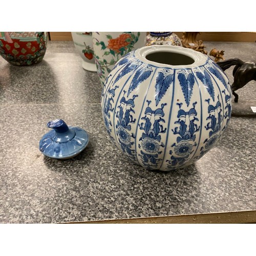 199 - Blue and white oriental ginger jar 30H, 4 oriental ginger jars 20cm, 22cm, 29cm & 35cm and an orient... 