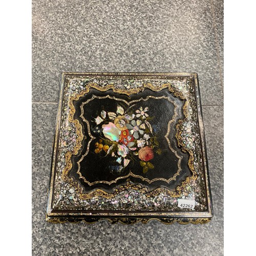 195 - Chinoiserie papier mache and mother of pearl caddy box 25 x 26cm