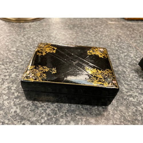 195 - Chinoiserie papier mache and mother of pearl caddy box 25 x 26cm