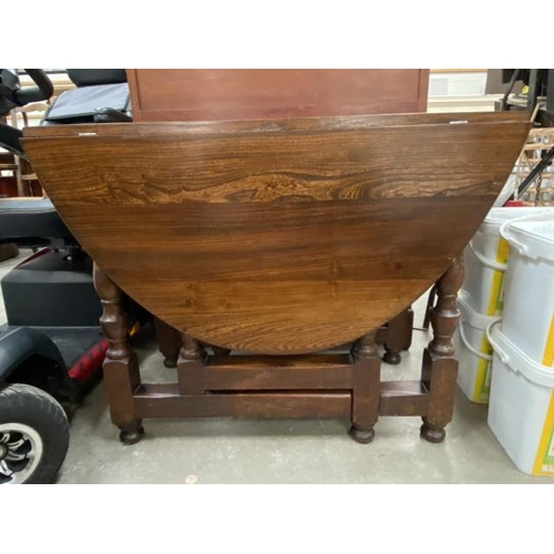 112 - Good quality oak drop leaf table 75H 100W 44-136D