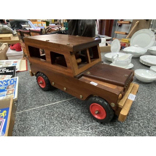 195 - Wooden model Land Rover 53W 26H 22D