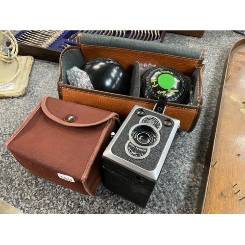 214 - Cased Zeiss Ikon camera & cased pair of Crown Conquest De Luxe boules