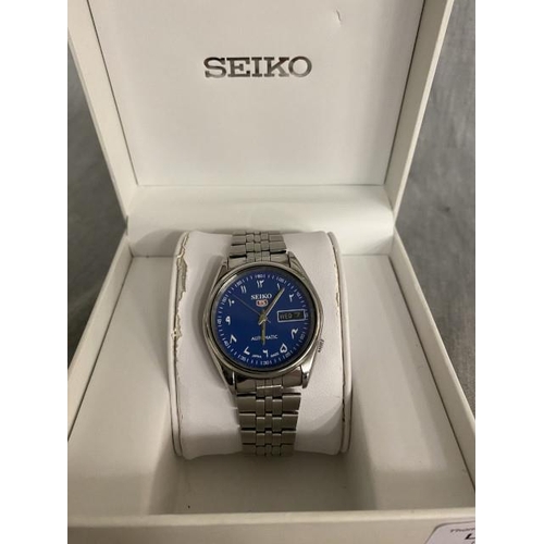 237 - Boxed Seiko 5 automatic day/date watch with Arabic dial (Working order)