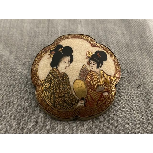 266 - Antique circa 1900 Satsuma oriental brooch approx. 4cm