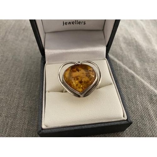 299 - Silver & amber set heart ring (size P)