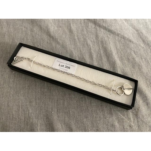 306 - 925 silver T bar clasp bracelet