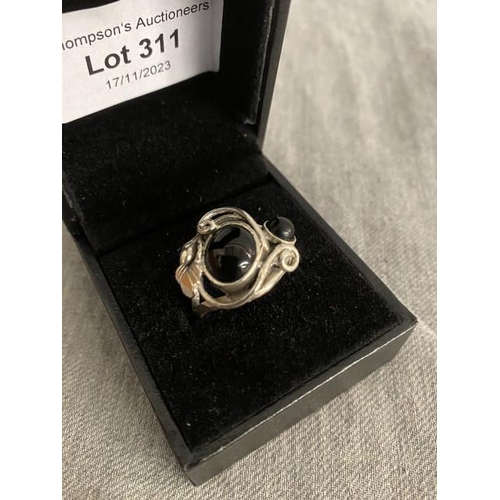 311 - Silver & jet ring (size W 1/2)