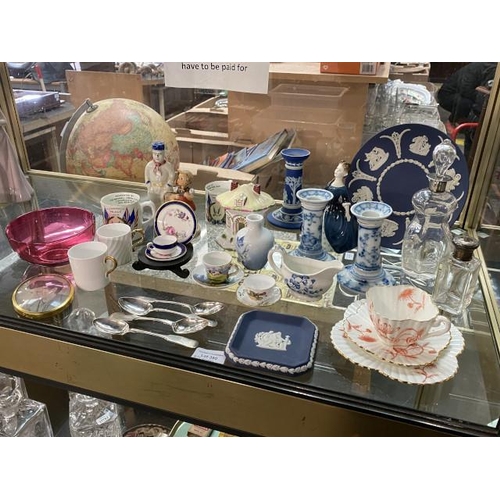 380 - Shelf of collectables including silver topped scent bottles, 4 silver teaspoons (a/f), Wedgewood Jas... 