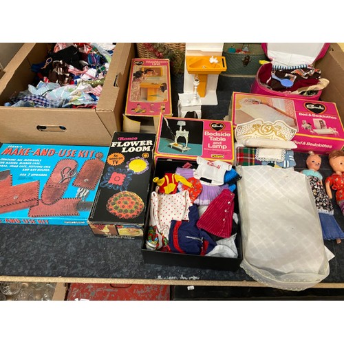 342 - Collection of playworn Sindy including 2 dolls, boxed washbasin unit, boxed bed and bedclothes, boxe... 