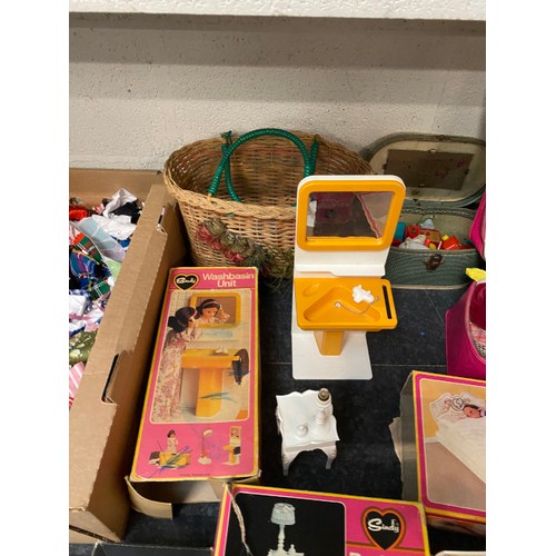 342 - Collection of playworn Sindy including 2 dolls, boxed washbasin unit, boxed bed and bedclothes, boxe... 