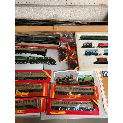 354 - Hornby Electric Train set (unchecked), quantity of Peco Streamline track, boxed Hornby R607 track, L... 