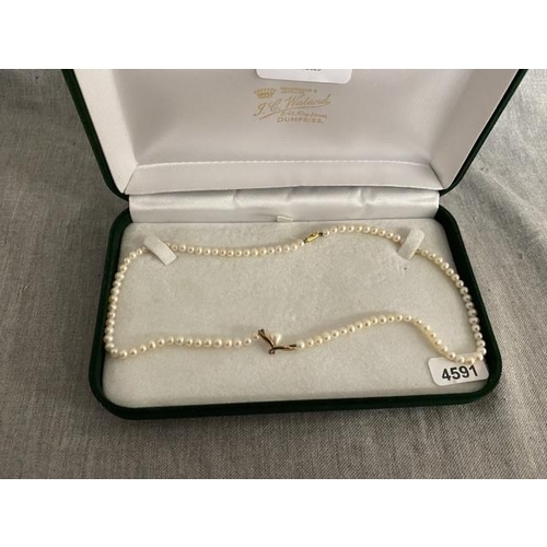 288 - Freshwater pearl necklace with 9ct gold clasp