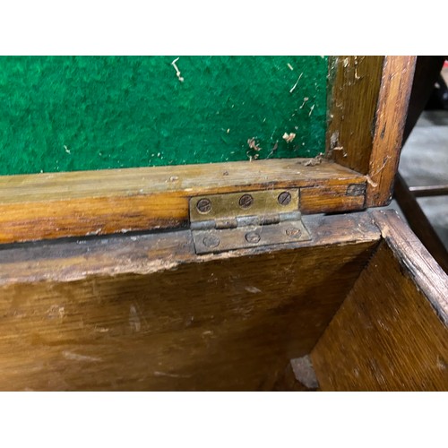 81 - 19th century oak chest 46H, 60W, 42D