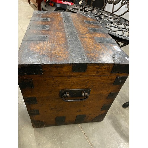 81 - 19th century oak chest 46H, 60W, 42D