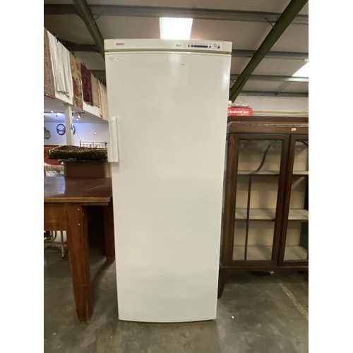 143 - Bosch freezer 153H 59W 60D