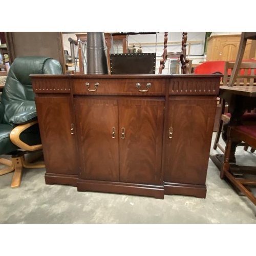 177 - Strongbow mahogany sideboard 85H 122W 36D