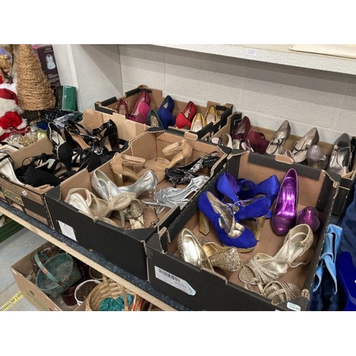 383 - 5 boxes of new ladies shoes including Marks & Spencer Autograph, Marks & Spencer Limited Collection,... 