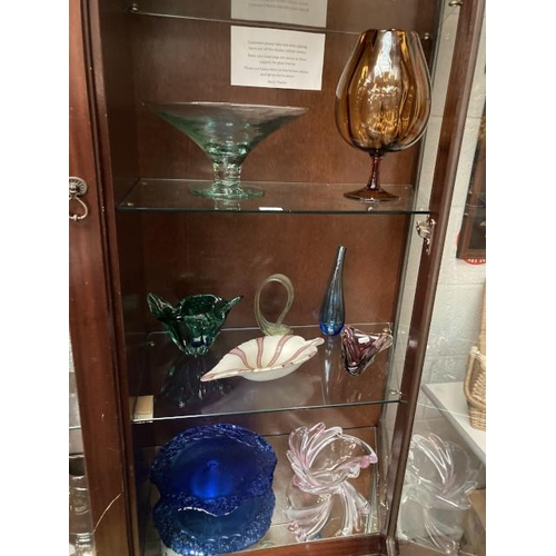 397 - 9 pieces of art glass