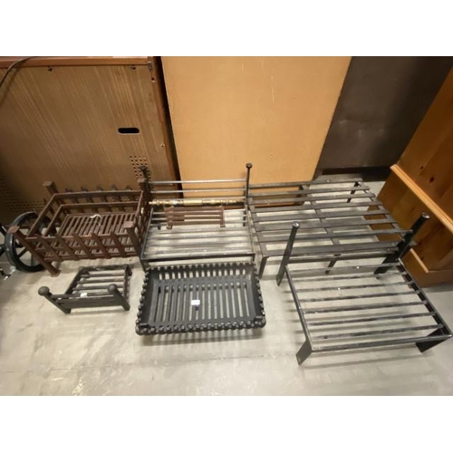 94 - 6 vintage fire grates 36H 53W 38D, 23H 32W 20D, 45H 58W 40D, 15H 53W 31D, 45H 57W 40D & 22H 76W 55D