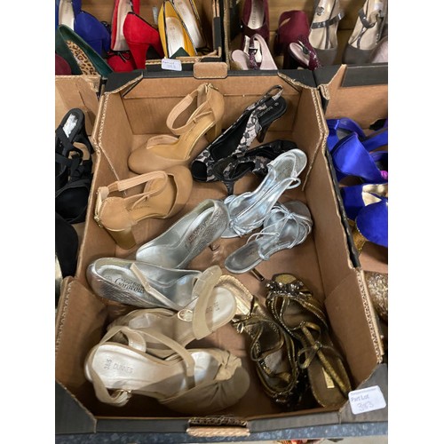 383 - 5 boxes of new ladies shoes including Marks & Spencer Autograph, Marks & Spencer Limited Collection,... 