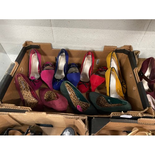 383 - 5 boxes of new ladies shoes including Marks & Spencer Autograph, Marks & Spencer Limited Collection,... 