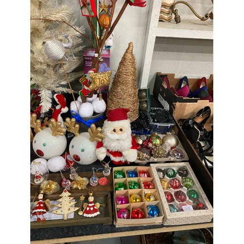 384 - Collection of Christmas decorations inc. wreaths, garland, baubles, candles, Christmas tree 88H, fai... 