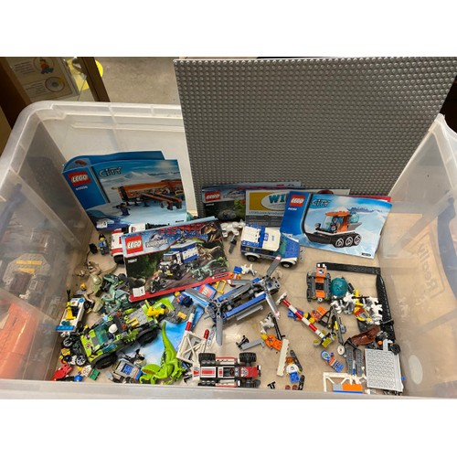 401 - Good collection of Lego inc. boxed Technic 42069 extreme adventure, Friends 41323, Friends 41316, Ci... 