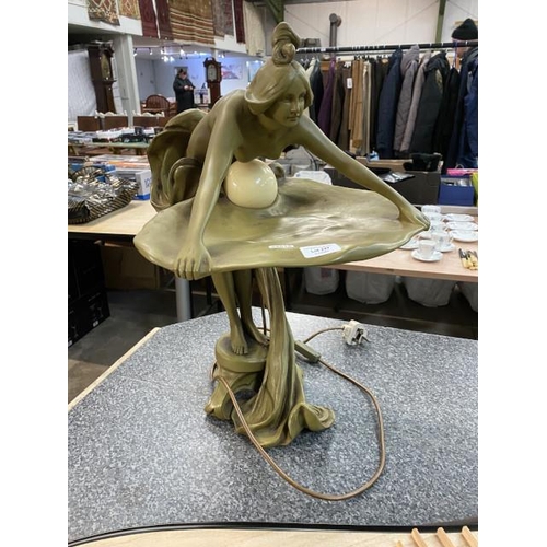 227 - Art Nouveau style figurine lamp 35H