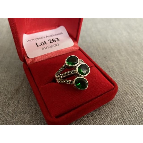 263 - Silver green stone & marcasite ring (size R 1/2)