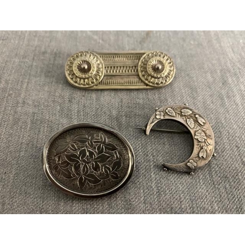 278 - 3 antique silver brooches