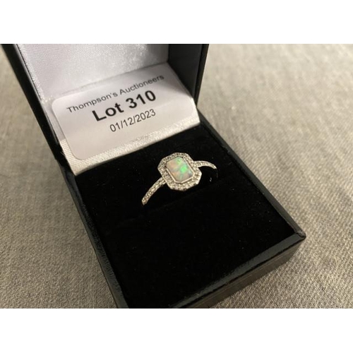 310 - 925 silver opal set ring (size Q 1/2)