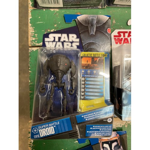 184 - 22 boxed and sealed Hasbro Star Wars figures including CW38 Clone Commander JET, CW53 PLO KOON, CW19... 