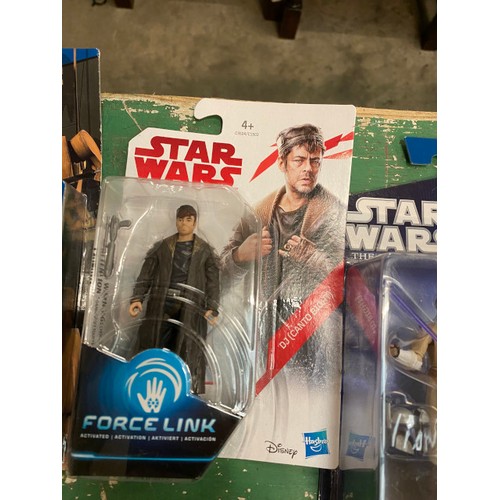 184 - 22 boxed and sealed Hasbro Star Wars figures including CW38 Clone Commander JET, CW53 PLO KOON, CW19... 