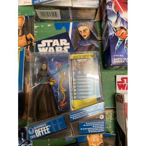 184 - 22 boxed and sealed Hasbro Star Wars figures including CW38 Clone Commander JET, CW53 PLO KOON, CW19... 