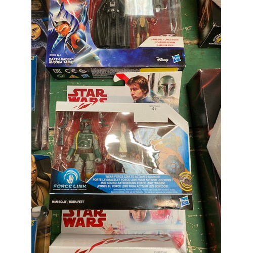 184 - 22 boxed and sealed Hasbro Star Wars figures including CW38 Clone Commander JET, CW53 PLO KOON, CW19... 