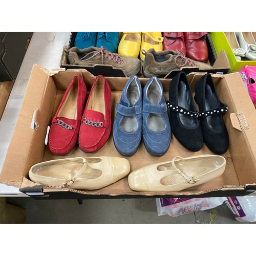 453 - Assorted shoes and boots including Sketchers (size 4, boxed) Hotter (size 4, boxed) Lunar (size 7, b... 