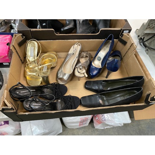 453 - Assorted shoes and boots including Sketchers (size 4, boxed) Hotter (size 4, boxed) Lunar (size 7, b... 